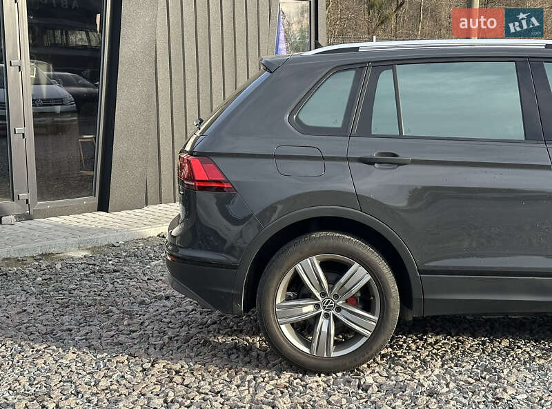 Внедорожник / Кроссовер Volkswagen Tiguan 2018 в Львове
