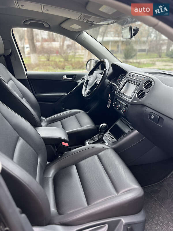Внедорожник / Кроссовер Volkswagen Tiguan 2013 в Николаеве