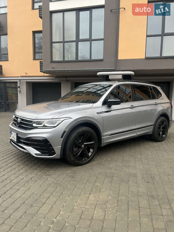 Внедорожник / Кроссовер Volkswagen Tiguan 2022 в Днепре