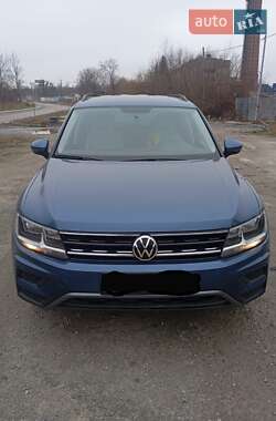 Позашляховик / Кросовер Volkswagen Tiguan 2018 в Львові