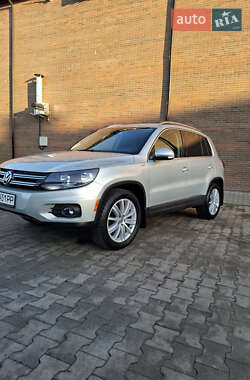 Внедорожник / Кроссовер Volkswagen Tiguan 2015 в Киеве