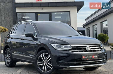 Внедорожник / Кроссовер Volkswagen Tiguan 2022 в Ужгороде