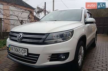 Внедорожник / Кроссовер Volkswagen Tiguan 2012 в Ахтырке