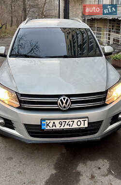 Позашляховик / Кросовер Volkswagen Tiguan 2011 в Києві