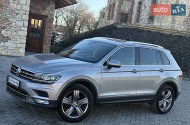 Внедорожник / Кроссовер Volkswagen Tiguan 2017 в Бережанах