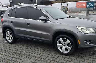 Внедорожник / Кроссовер Volkswagen Tiguan 2010 в Черновцах