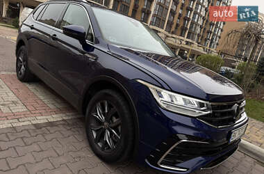 Внедорожник / Кроссовер Volkswagen Tiguan 2022 в Киеве