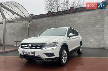Внедорожник / Кроссовер Volkswagen Tiguan 2018 в Ровно