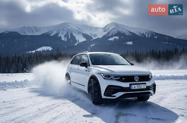 Внедорожник / Кроссовер Volkswagen Tiguan 2021 в Киеве