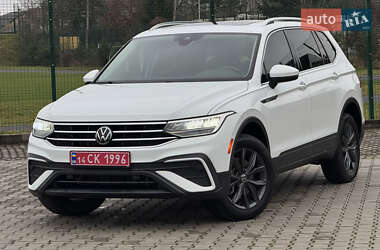 Внедорожник / Кроссовер Volkswagen Tiguan 2021 в Ивано-Франковске