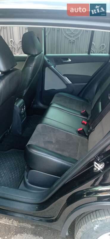 Внедорожник / Кроссовер Volkswagen Tiguan 2007 в Иршанске