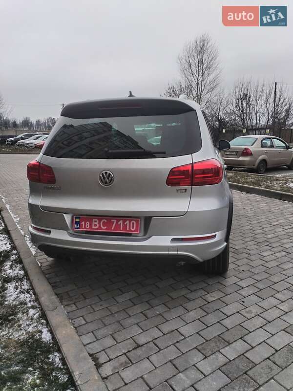 Внедорожник / Кроссовер Volkswagen Tiguan 2016 в Полтаве