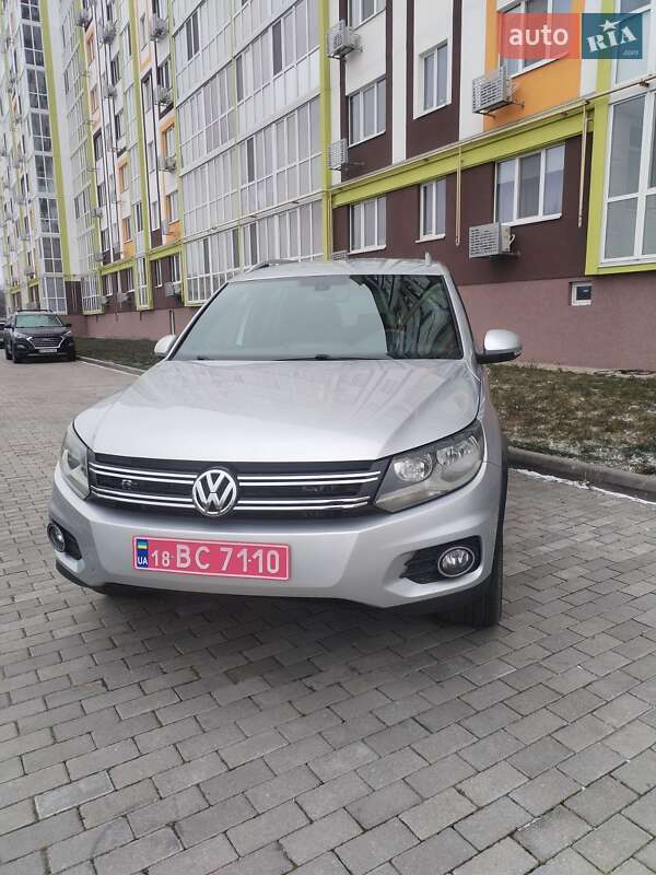 Внедорожник / Кроссовер Volkswagen Tiguan 2016 в Полтаве