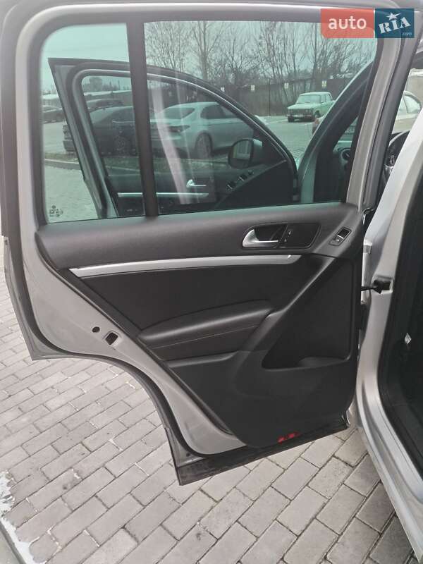 Внедорожник / Кроссовер Volkswagen Tiguan 2016 в Полтаве