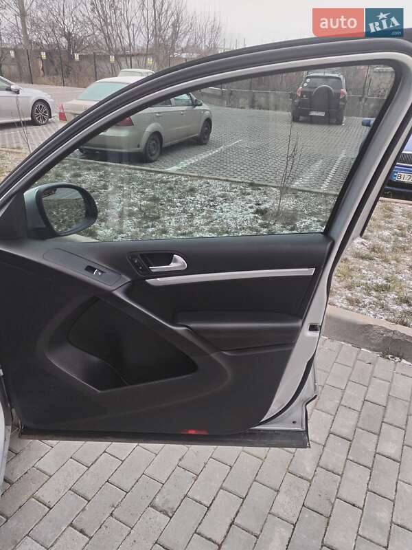 Внедорожник / Кроссовер Volkswagen Tiguan 2016 в Полтаве