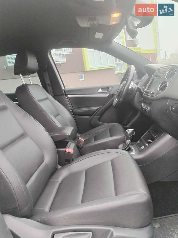 Внедорожник / Кроссовер Volkswagen Tiguan 2016 в Полтаве