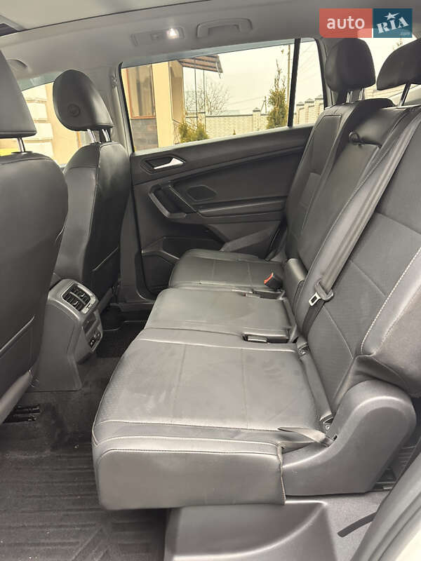 Внедорожник / Кроссовер Volkswagen Tiguan 2018 в Львове