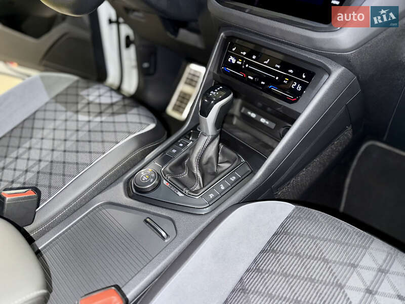 Внедорожник / Кроссовер Volkswagen Tiguan 2023 в Киеве