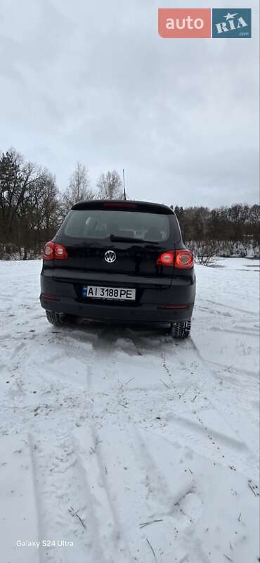 Внедорожник / Кроссовер Volkswagen Tiguan 2009 в Кролевце
