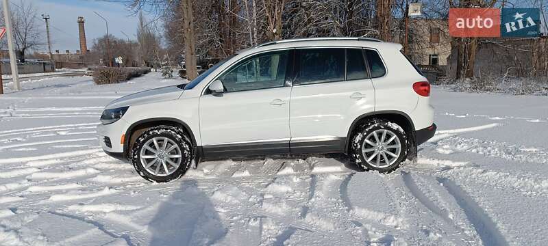 Внедорожник / Кроссовер Volkswagen Tiguan 2016 в Желтых Водах