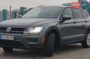 Внедорожник / Кроссовер Volkswagen Tiguan 2017 в Киеве