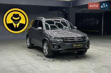 Позашляховик / Кросовер Volkswagen Tiguan 2015 в Чернівцях