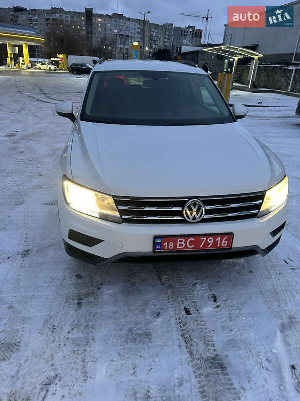 Внедорожник / Кроссовер Volkswagen Tiguan 2018 в Ровно