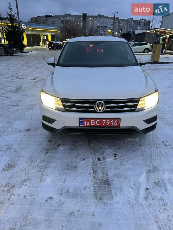Внедорожник / Кроссовер Volkswagen Tiguan 2018 в Ровно