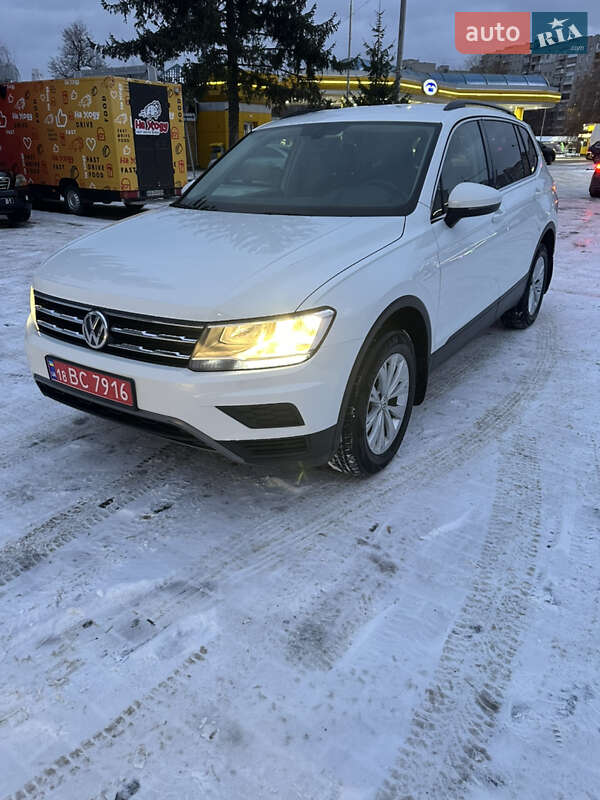 Внедорожник / Кроссовер Volkswagen Tiguan 2018 в Ровно