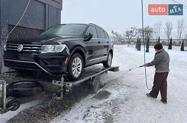 Внедорожник / Кроссовер Volkswagen Tiguan 2018 в Шумске