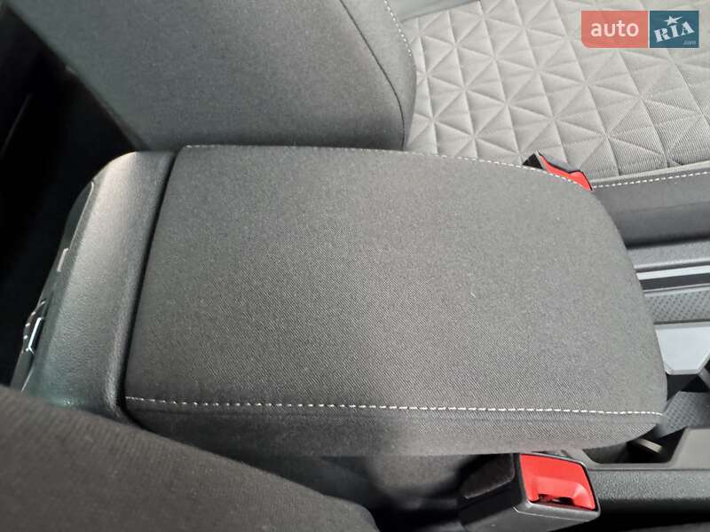 Внедорожник / Кроссовер Volkswagen Tiguan 2021 в Киеве