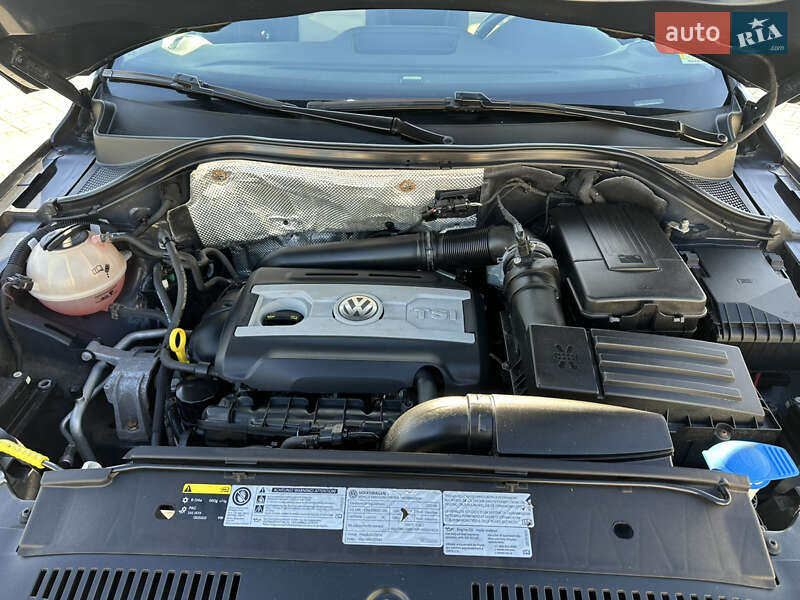 Внедорожник / Кроссовер Volkswagen Tiguan 2017 в Житомире