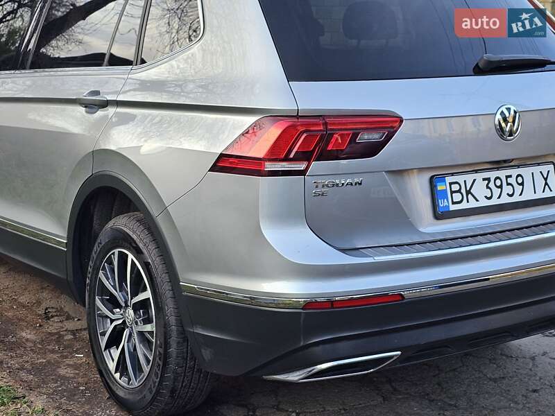 Внедорожник / Кроссовер Volkswagen Tiguan 2020 в Ровно