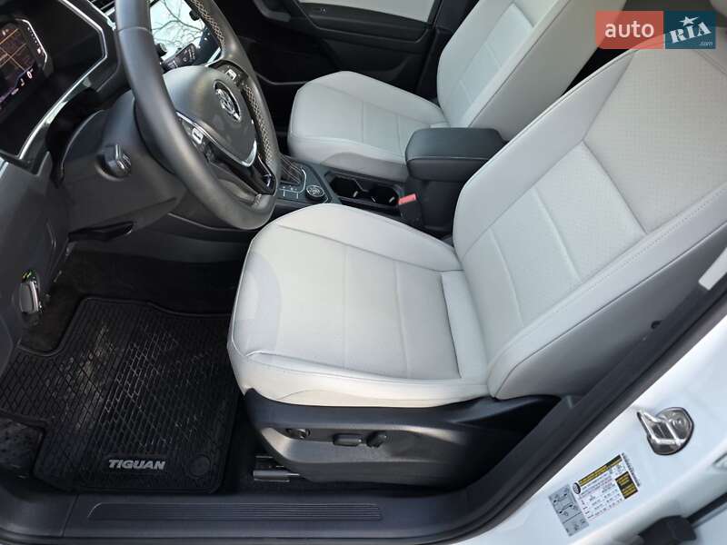 Позашляховик / Кросовер Volkswagen Tiguan 2020 в Кривому Розі фото 28 Позашляховик / Кросовер Volkswagen Tiguan 2020 в Кривому Розі