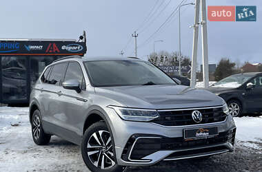 Внедорожник / Кроссовер Volkswagen Tiguan 2023 в Львове