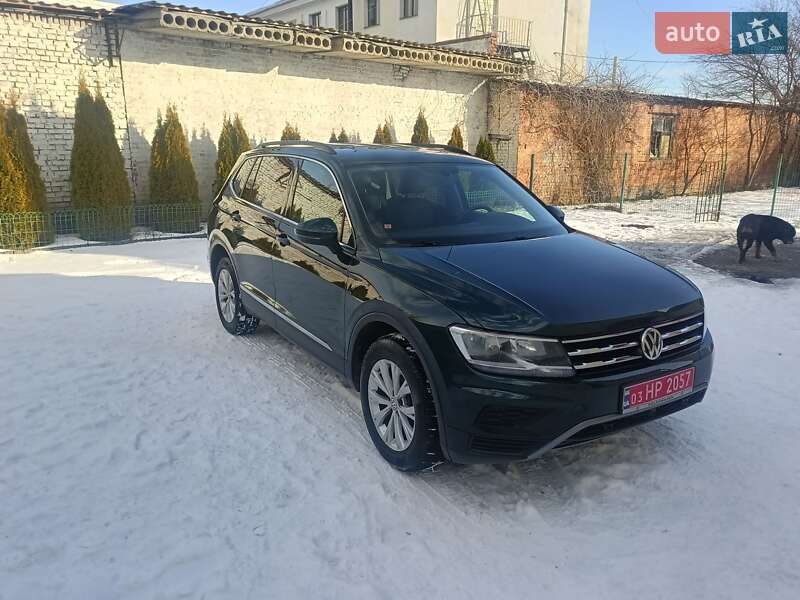 Внедорожник / Кроссовер Volkswagen Tiguan 2018 в Луцке фото 8 Внедорожник / Кроссовер Volkswagen Tiguan 2018 в Луцке