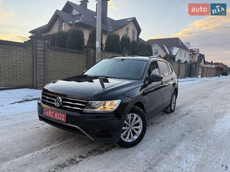 Внедорожник / Кроссовер Volkswagen Tiguan 2018 в Ровно