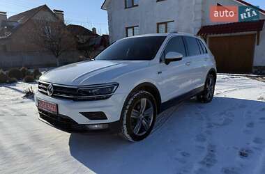 Позашляховик / Кросовер Volkswagen Tiguan 2018 в Львові