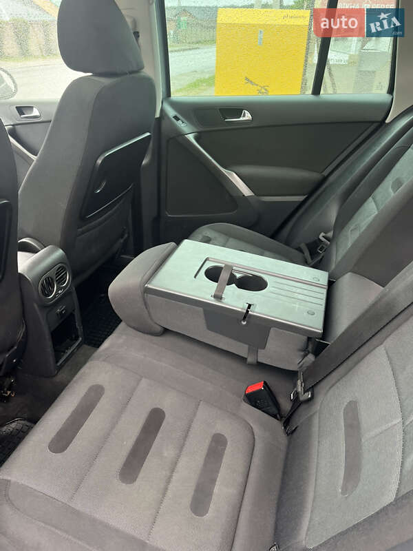 Позашляховик / Кросовер Volkswagen Tiguan 2008 в Чернівцях фото 8 Позашляховик / Кросовер Volkswagen Tiguan 2008 в Чернівцях