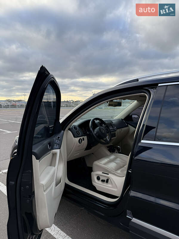 Внедорожник / Кроссовер Volkswagen Tiguan 2011 в Одессе