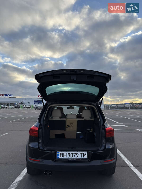 Внедорожник / Кроссовер Volkswagen Tiguan 2011 в Одессе