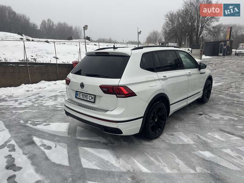 Внедорожник / Кроссовер Volkswagen Tiguan 2023 в Каменском