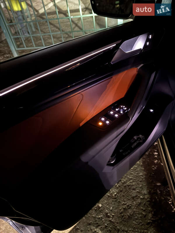 Внедорожник / Кроссовер Volkswagen Tiguan 2018 в Харькове