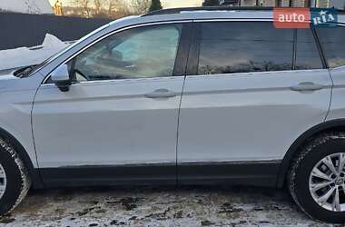 Внедорожник / Кроссовер Volkswagen Tiguan 2018 в Ирпене