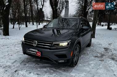 Позашляховик / Кросовер Volkswagen Tiguan 2017 в Києві