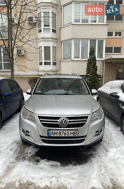 Внедорожник / Кроссовер Volkswagen Tiguan 2010 в Киеве