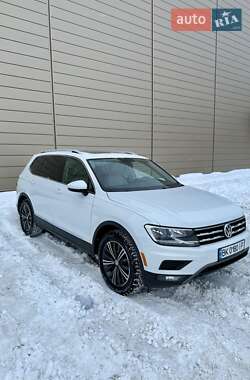Внедорожник / Кроссовер Volkswagen Tiguan 2017 в Ровно