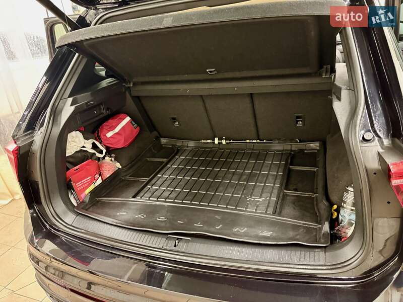 Внедорожник / Кроссовер Volkswagen Tiguan 2021 в Киеве