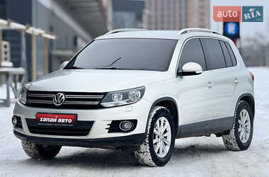 Внедорожник / Кроссовер Volkswagen Tiguan 2011 в Киеве