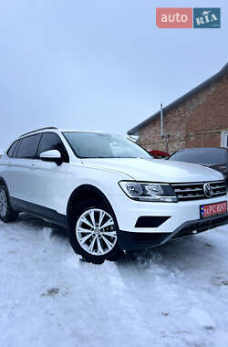 Внедорожник / Кроссовер Volkswagen Tiguan 2019 в Львове